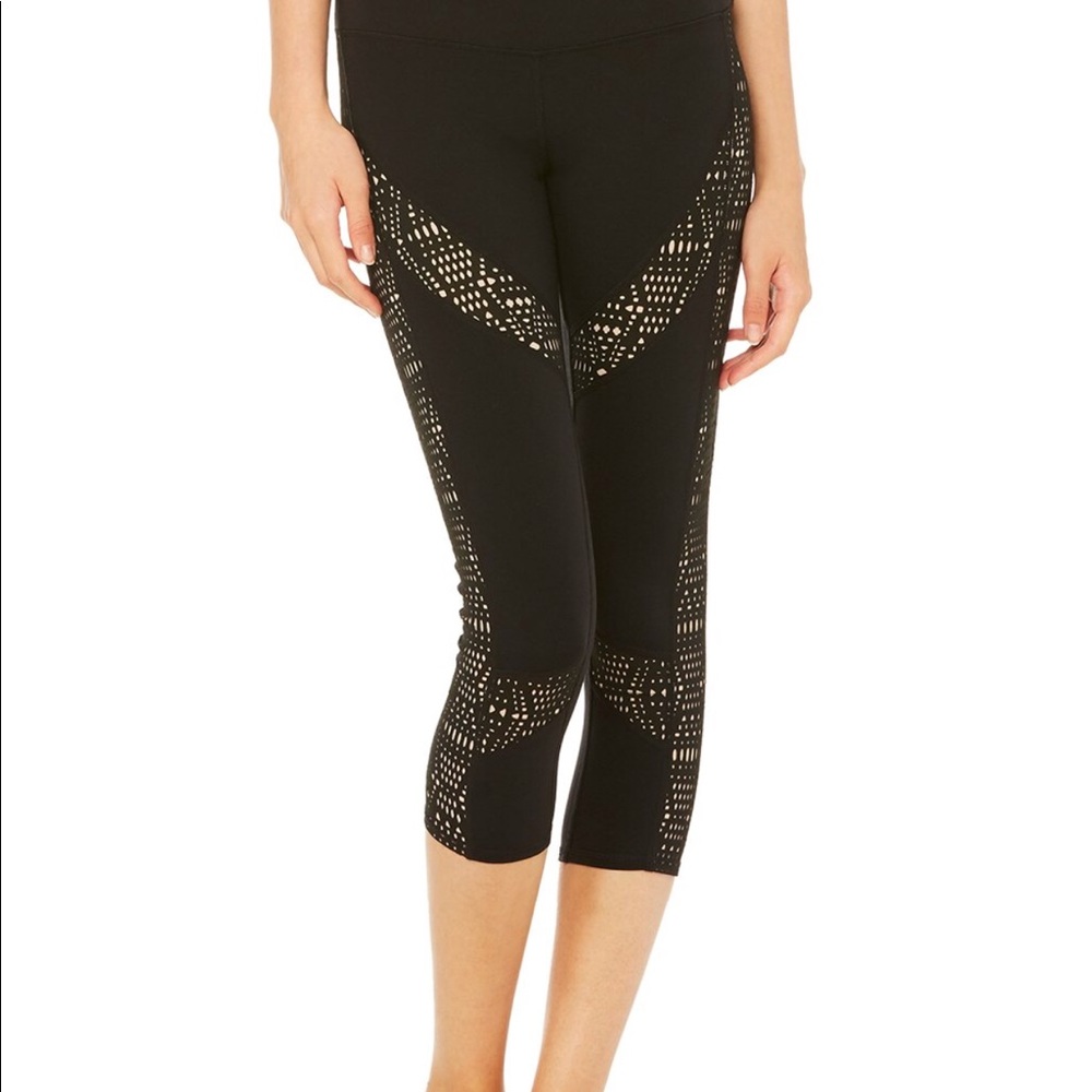 Alo Charm Capri black/buff Worn once